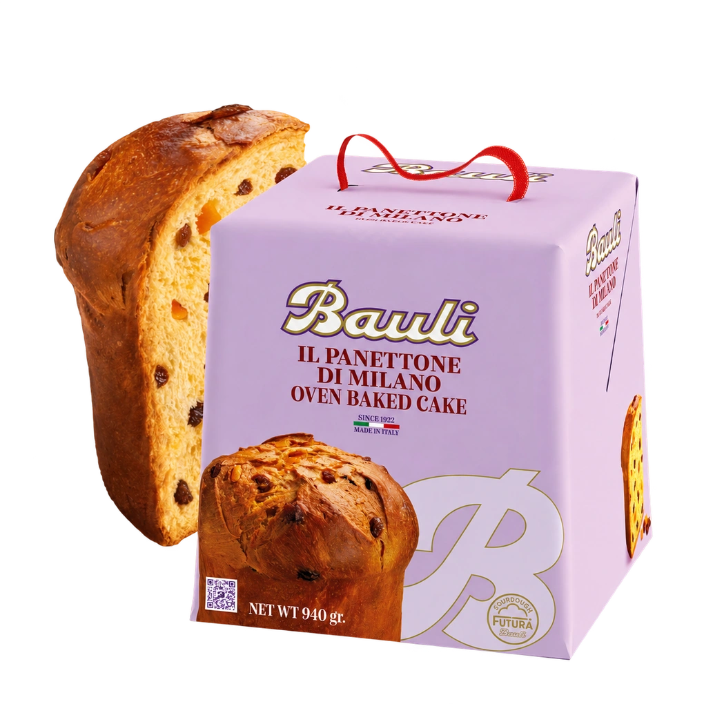 Bauli Panettone di Milano 940 g in its lavender gift box beside a cut panettone.