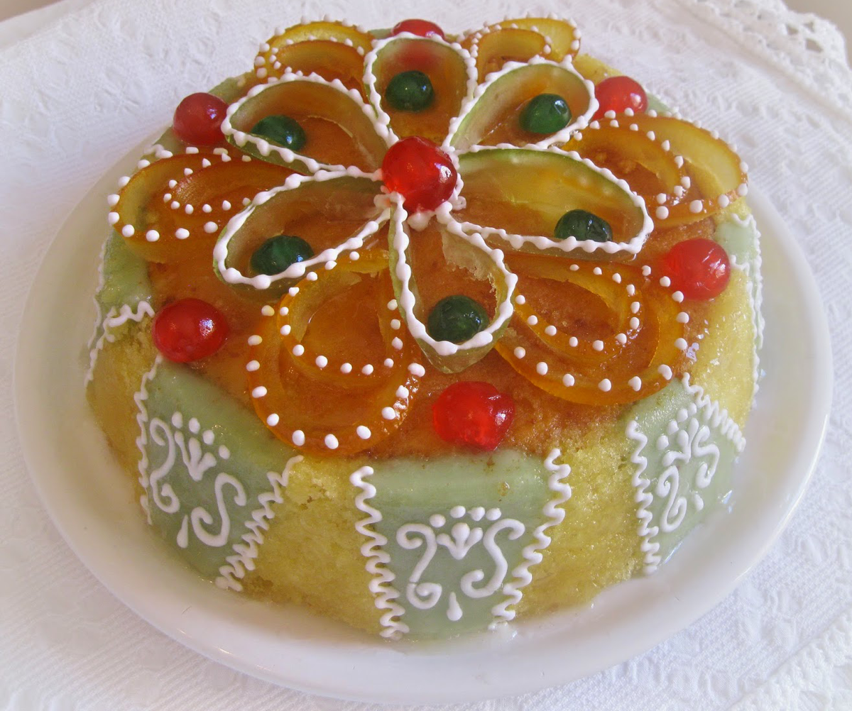 Whole Candied Red Pear- Cake and Pastry Decorating - Imported From Italy 1.5 Pounds (Whole Red Pear)